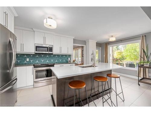 67 Robinson Lane, London, ON - Indoor Photo Showing Kitchen With Double Sink With Upgraded Kitchen