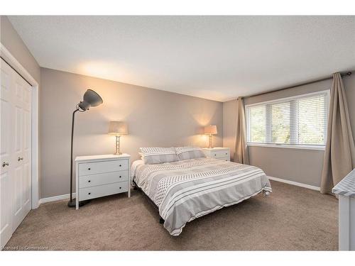 67 Robinson Lane, London, ON - Indoor Photo Showing Bedroom