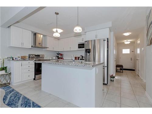 133 Hollybrook Trail, Kitchener, ON - Indoor Photo Showing Kitchen With Upgraded Kitchen