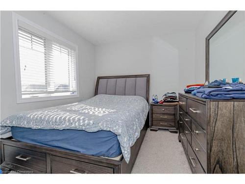 133 Hollybrook Trail, Kitchener, ON - Indoor Photo Showing Bedroom