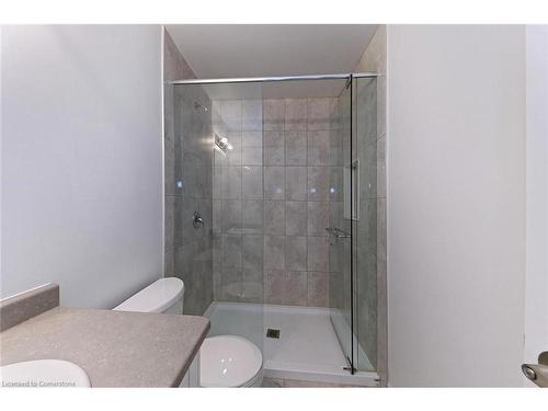 12 Roper Place, Kitchener, ON - Indoor Photo Showing Bathroom