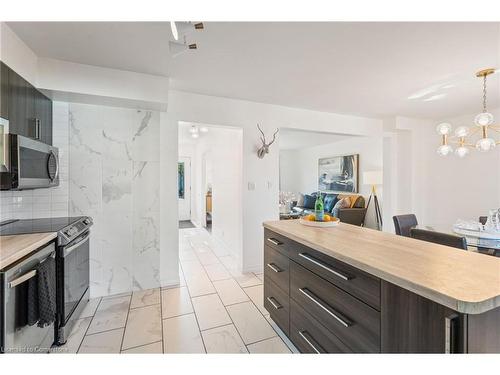 617 Front Street, Quinte West, ON - Indoor Photo Showing Kitchen