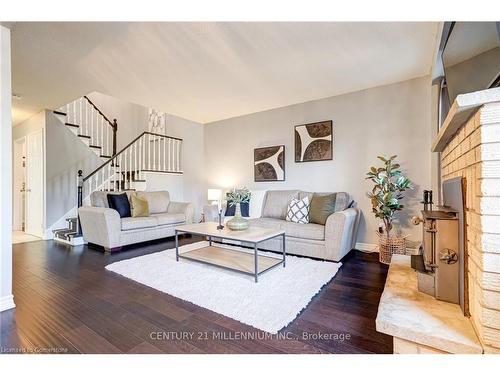 15 Rosebud Avenue, Brampton, ON - Indoor Photo Showing Living Room