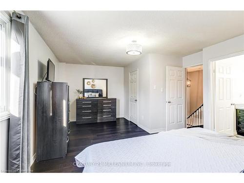 15 Rosebud Avenue, Brampton, ON - Indoor Photo Showing Bedroom