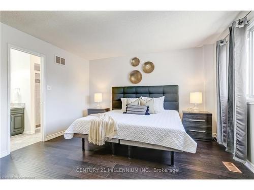 15 Rosebud Avenue, Brampton, ON - Indoor Photo Showing Bedroom