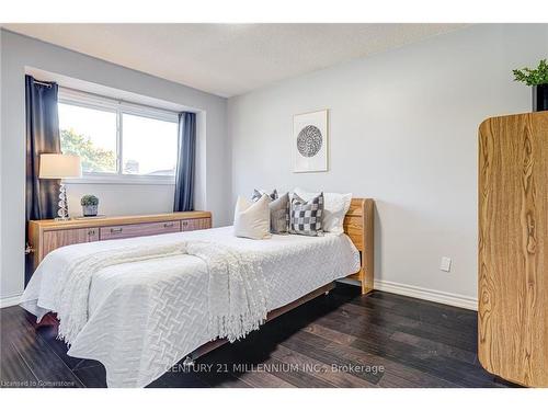 15 Rosebud Avenue, Brampton, ON - Indoor Photo Showing Bedroom