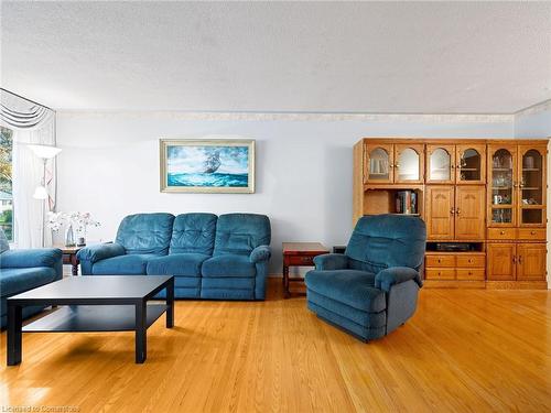 3462 Bannerhill Avenue, Mississauga, ON - Indoor Photo Showing Living Room