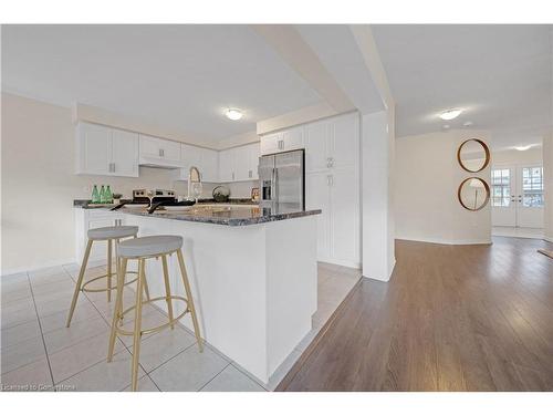 7705 Sassafras Trail Trail, Niagara Falls, ON - Indoor Photo Showing Kitchen