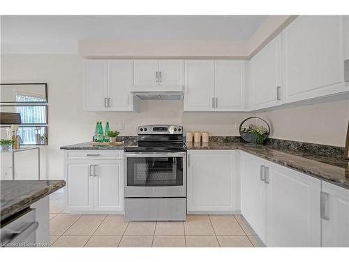 7705 Sassafras Trail Trail, Niagara Falls, ON - Indoor Photo Showing Kitchen With Stainless Steel Kitchen With Upgraded Kitchen