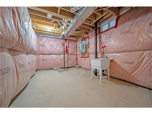 7705 Sassafras Trail Trail, Niagara Falls, ON - Indoor Photo Showing Basement