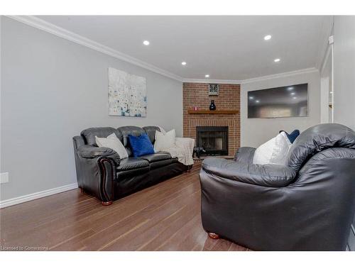 1617 Bristol Road W, Mississauga, ON - Indoor Photo Showing Living Room With Fireplace