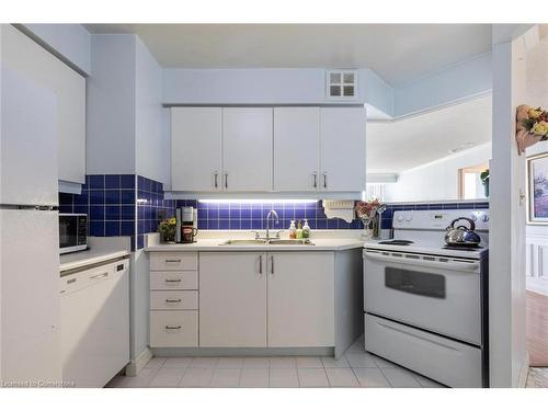 1912-3605 Kariya Drive, Mississauga, ON - Indoor Photo Showing Kitchen