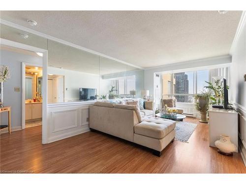 1912-3605 Kariya Drive, Mississauga, ON - Indoor Photo Showing Living Room