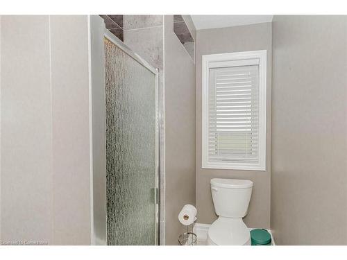 22 Mcintyre Lane Lane, Grand Valley, ON - Indoor Photo Showing Bathroom