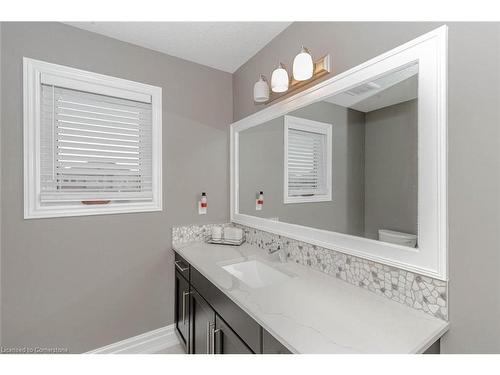 22 Mcintyre Lane Lane, Grand Valley, ON - Indoor Photo Showing Bathroom