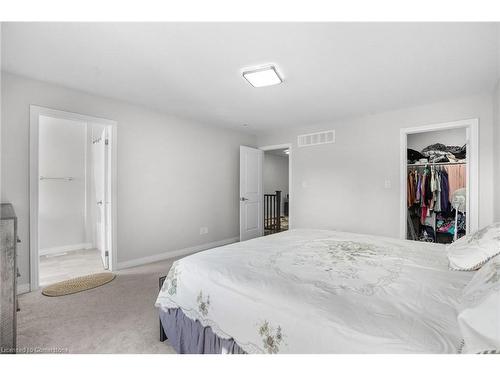 6733 Cropp Street Street, Niagara Falls, ON - Indoor Photo Showing Bedroom