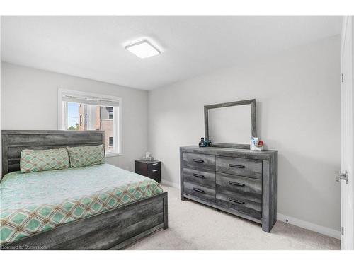 6733 Cropp Street Street, Niagara Falls, ON - Indoor Photo Showing Bedroom