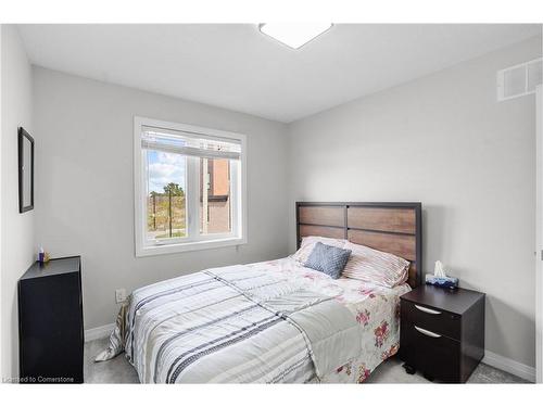 6733 Cropp Street Street, Niagara Falls, ON - Indoor Photo Showing Bedroom