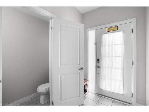 6733 Cropp Street Street, Niagara Falls, ON - Indoor Photo Showing Bathroom