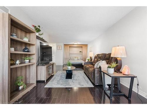 911-5 Rowntree Road, Toronto, ON - Indoor Photo Showing Living Room