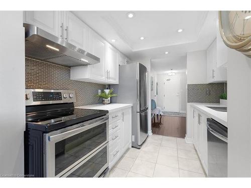 911-5 Rowntree Road, Toronto, ON - Indoor Photo Showing Kitchen With Upgraded Kitchen