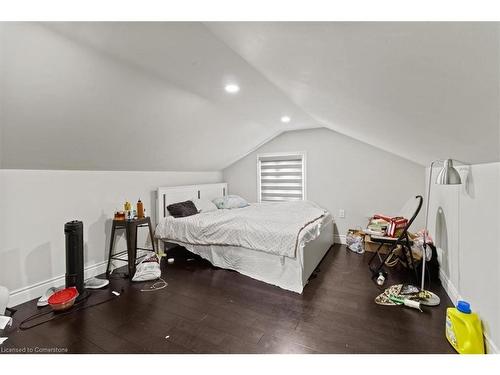 109 Terrace Drive, Hamilton, ON - Indoor Photo Showing Bedroom