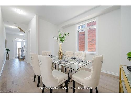 27 Lippa Drive, Caledon, ON - Indoor Photo Showing Dining Room