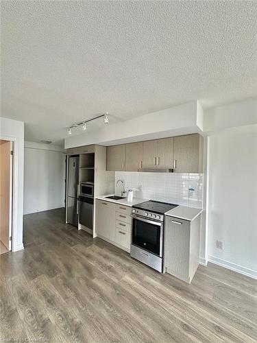 1611-219 Dundas Street East, Toronto, ON - Indoor Photo Showing Kitchen