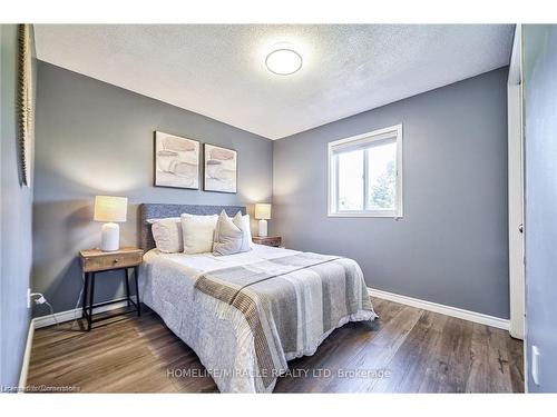 131 Poplar Drive, Cambridge, ON - Indoor Photo Showing Bedroom