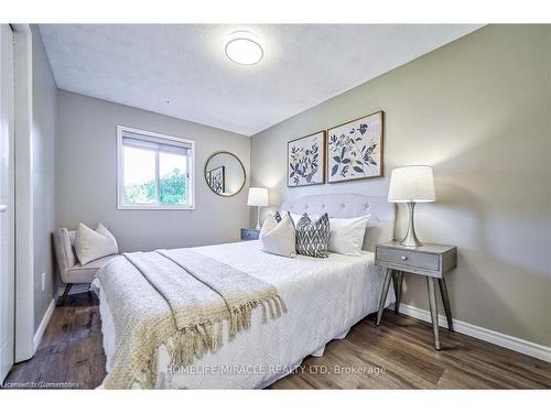 131 Poplar Drive, Cambridge, ON - Indoor Photo Showing Bedroom