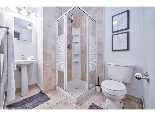 131 Poplar Drive, Cambridge, ON - Indoor Photo Showing Bathroom