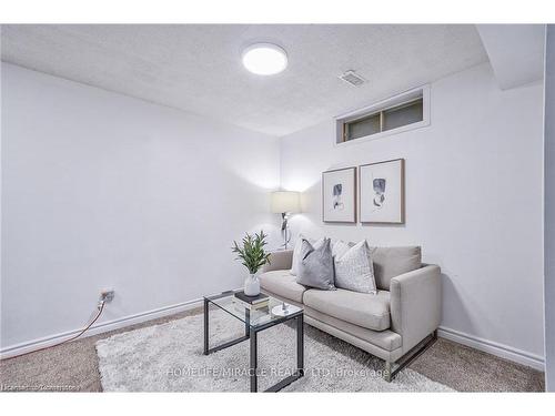 131 Poplar Drive, Cambridge, ON - Indoor Photo Showing Living Room