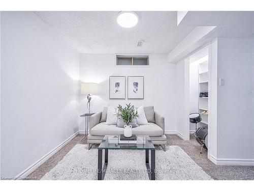 131 Poplar Drive, Cambridge, ON - Indoor Photo Showing Living Room