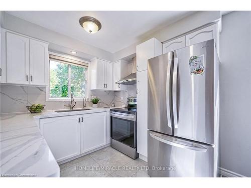 131 Poplar Drive, Cambridge, ON - Indoor Photo Showing Kitchen