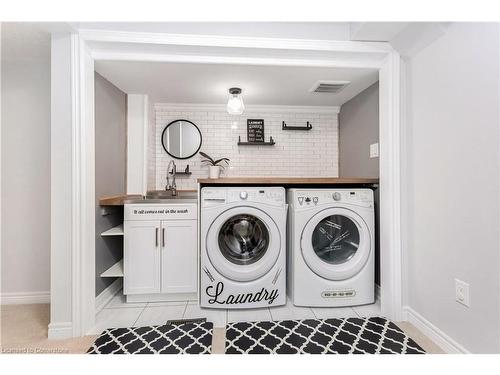 3038 Hibiscus Gardens, Oakville, ON - Indoor Photo Showing Laundry Room