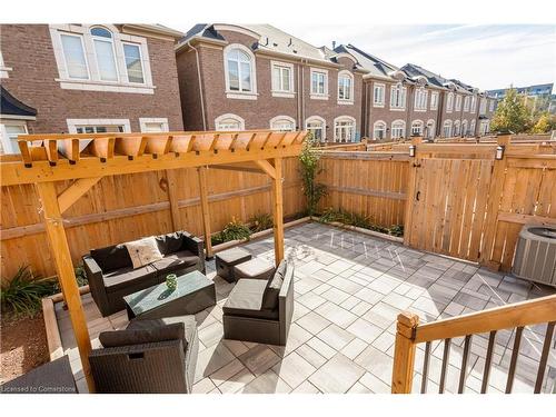 3038 Hibiscus Gardens, Oakville, ON - Outdoor