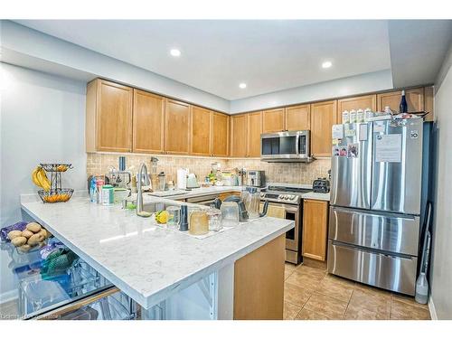 923 Sprague Place, Milton, ON - Indoor Photo Showing Kitchen With Stainless Steel Kitchen