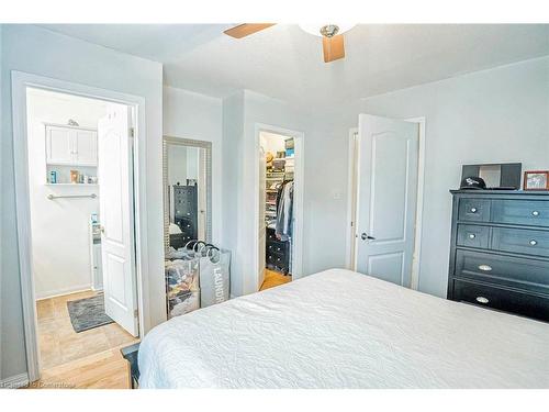 923 Sprague Place, Milton, ON - Indoor Photo Showing Bedroom