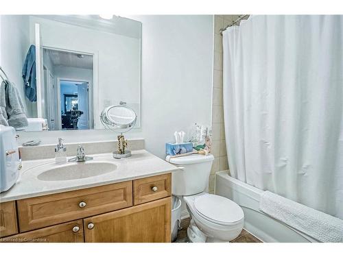 923 Sprague Place, Milton, ON - Indoor Photo Showing Bathroom