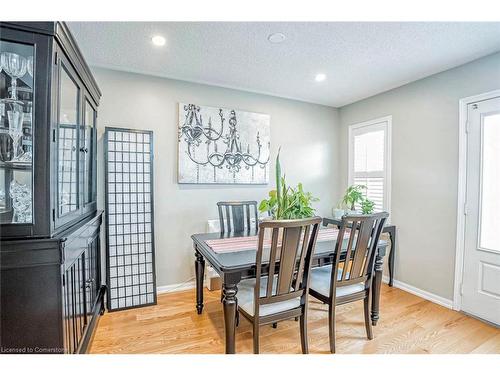 923 Sprague Place, Milton, ON - Indoor Photo Showing Dining Room