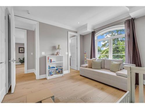 410 Atwater Avenue, Mississauga, ON - Indoor Photo Showing Living Room