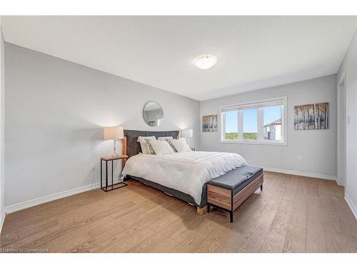 4-740 Linden Drive, Cambridge, ON - Indoor Photo Showing Bedroom