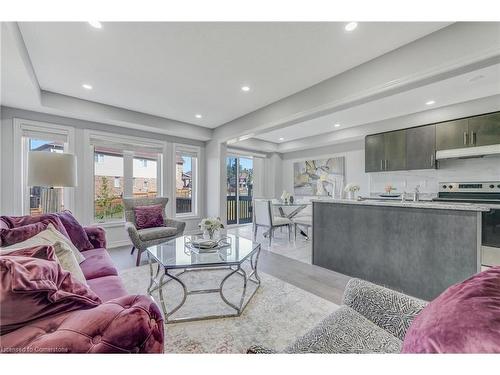 4-740 Linden Drive, Cambridge, ON - Indoor Photo Showing Living Room