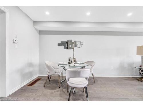 4-740 Linden Drive, Cambridge, ON - Indoor Photo Showing Dining Room