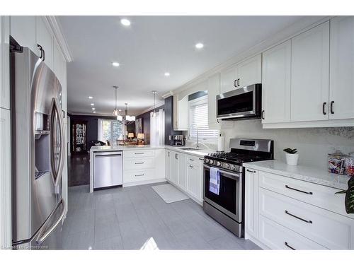 3087 Orleans Road, Mississauga, ON - Indoor Photo Showing Kitchen With Upgraded Kitchen