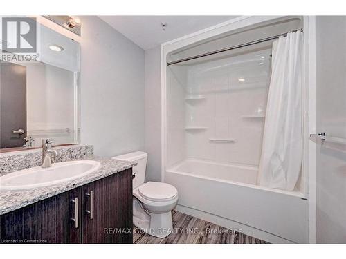 G304-275 Larch Street, Waterloo, ON - Indoor Photo Showing Bathroom