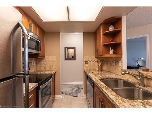 1001 Cedarglen Gate, Mississauga, ON - Indoor Photo Showing Kitchen With Double Sink