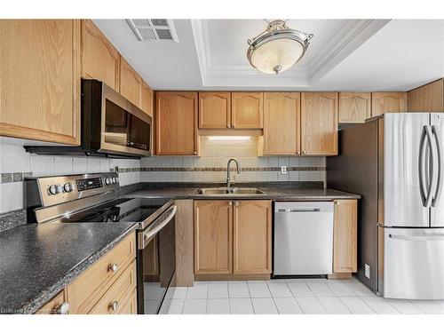 803-350 Webb Drive, Mississauga, ON - Indoor Photo Showing Kitchen With Stainless Steel Kitchen With Double Sink