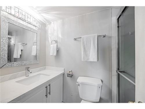 803-350 Webb Drive, Mississauga, ON - Indoor Photo Showing Bathroom