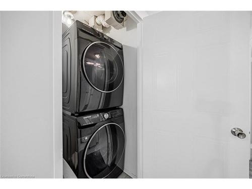 803-350 Webb Drive, Mississauga, ON - Indoor Photo Showing Laundry Room